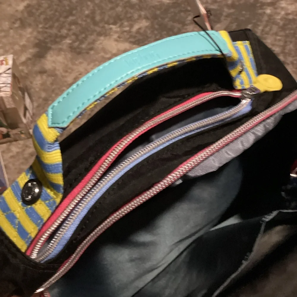 Kipling features 56%